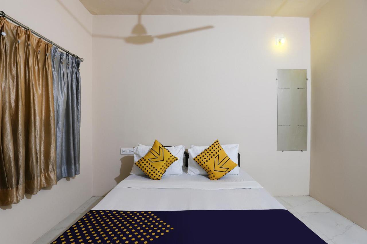 สปอต ออน 64818 โฮเต็ล มินาล Hotel จัมนาการ์ ภายนอก รูปภาพ