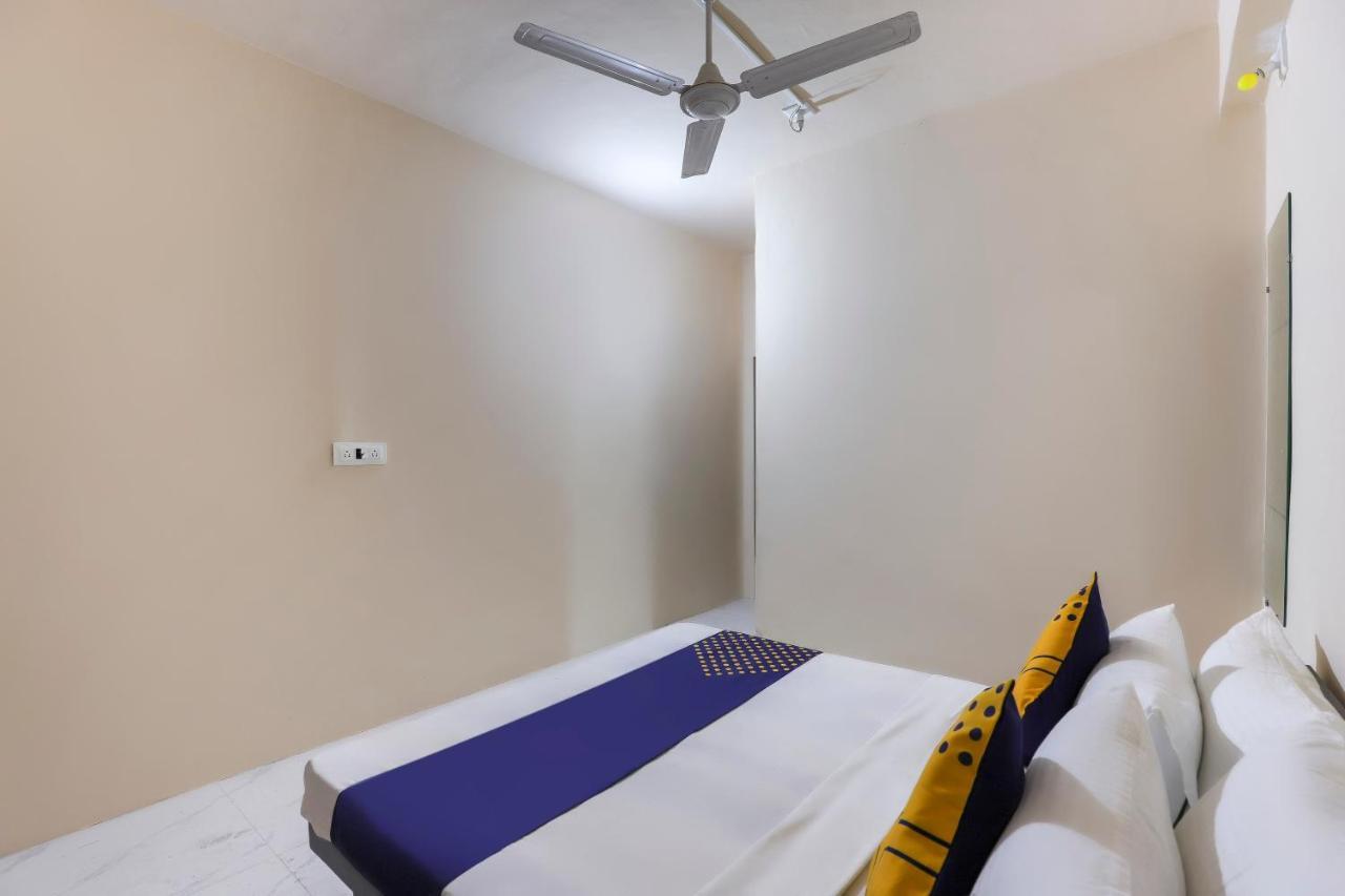 สปอต ออน 64818 โฮเต็ล มินาล Hotel จัมนาการ์ ภายนอก รูปภาพ