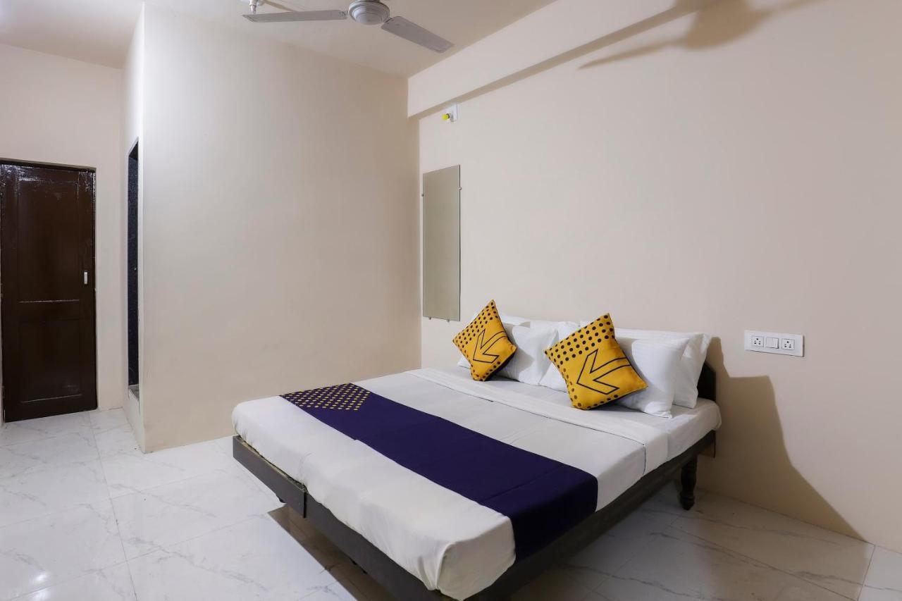 สปอต ออน 64818 โฮเต็ล มินาล Hotel จัมนาการ์ ภายนอก รูปภาพ