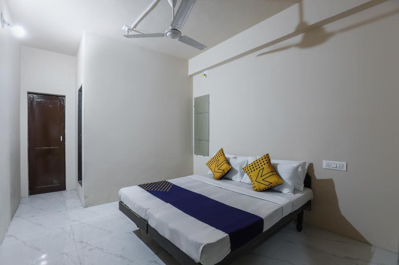สปอต ออน 64818 โฮเต็ล มินาล Hotel จัมนาการ์ ภายนอก รูปภาพ