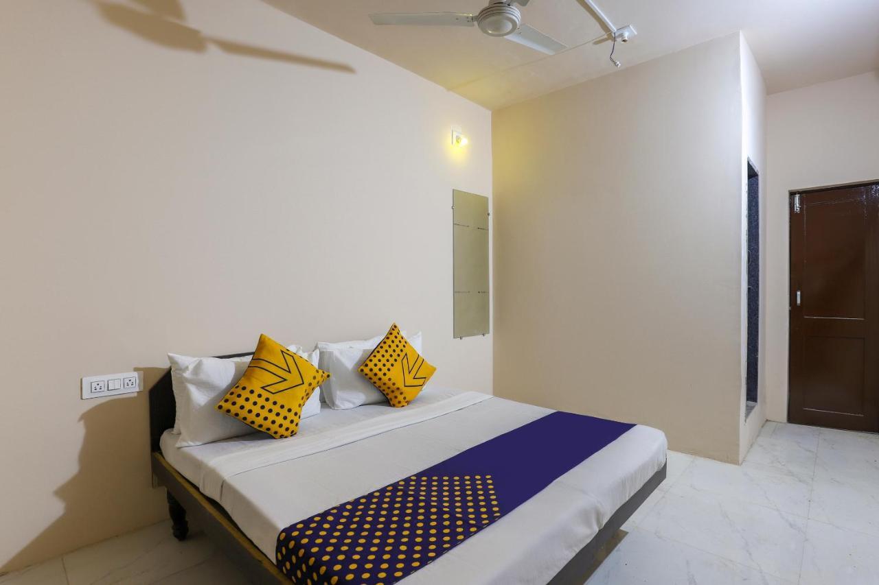 สปอต ออน 64818 โฮเต็ล มินาล Hotel จัมนาการ์ ภายนอก รูปภาพ