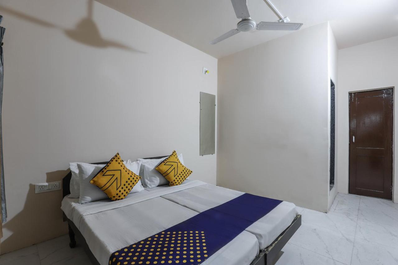 สปอต ออน 64818 โฮเต็ล มินาล Hotel จัมนาการ์ ภายนอก รูปภาพ