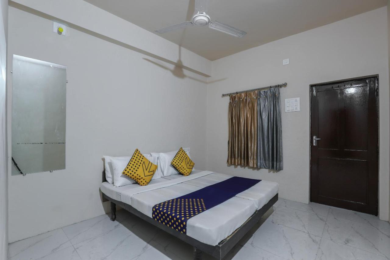 สปอต ออน 64818 โฮเต็ล มินาล Hotel จัมนาการ์ ภายนอก รูปภาพ